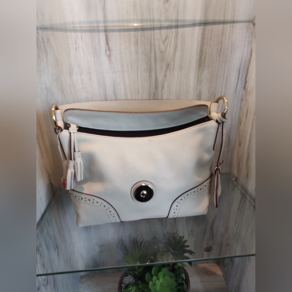 Dooney Bourke Elegant Cream Shoulder Bag, Leather Excellent Condition 9.25" H